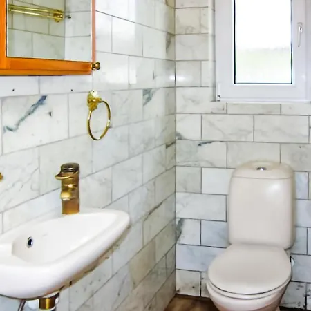 4 Bedroom Beautiful In *