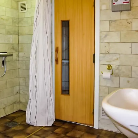 4 Bedroom Beautiful In