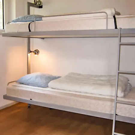 4 Bedroom Beautiful In Prázdninový dům
