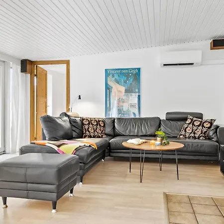 4 Bedroom Beautiful In